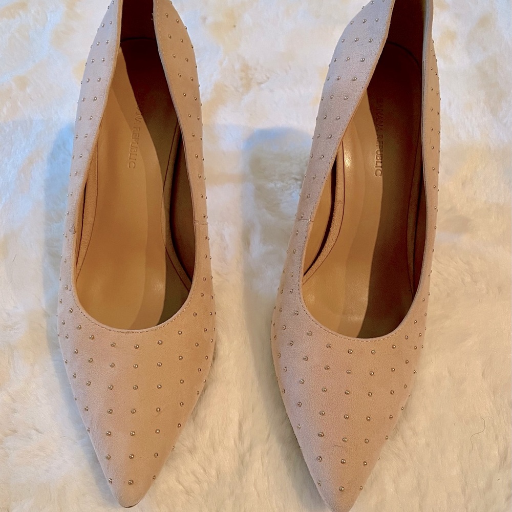 Banana Republic modern pump